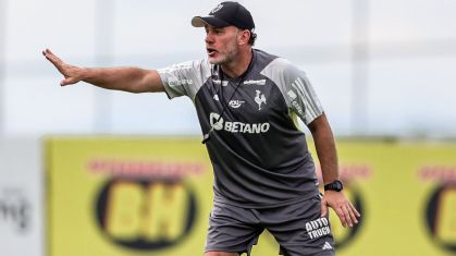 Gabriel Milito comanda treino do Atlético-MG nesta quarta-feira (27)