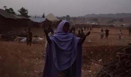Quase 300 crianças sequestradas na Nigéria são libertas por homens armados, diz governador