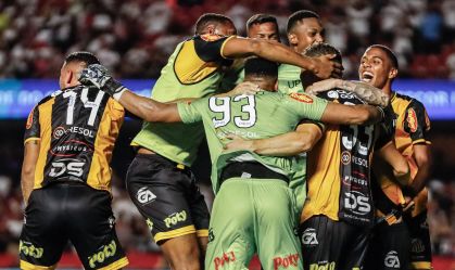 Novorizontino comemorando classificação
