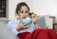 O que comer em caso de dengue? Veja alimentos que podem ajudar