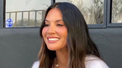Olivia Munn agradece apoio após diagnóstico de câncer
