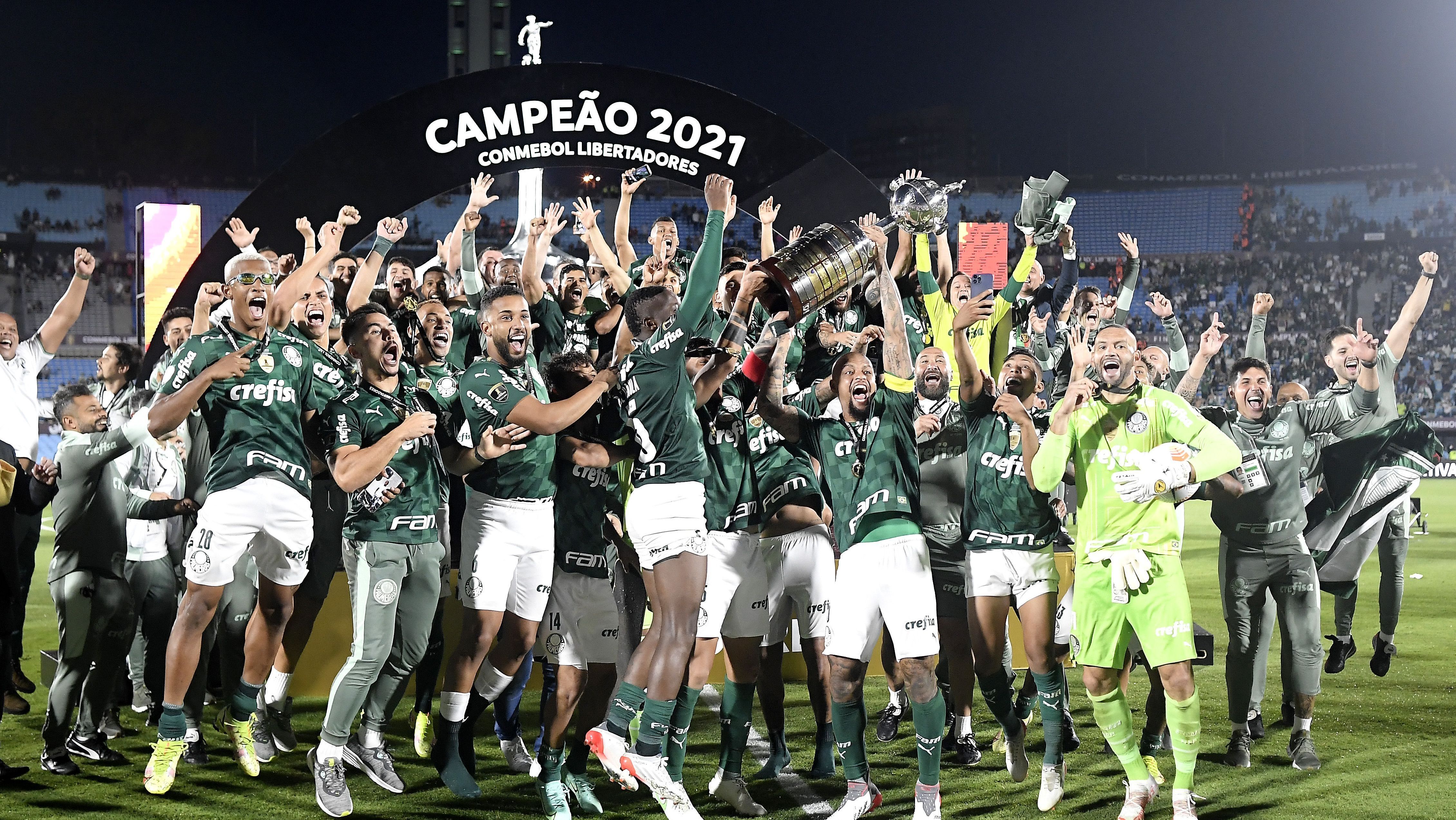 Palmeiras conquistou o bicampeonato consecutivo após vencer o Flamengo na prorrogação em Montevidéu