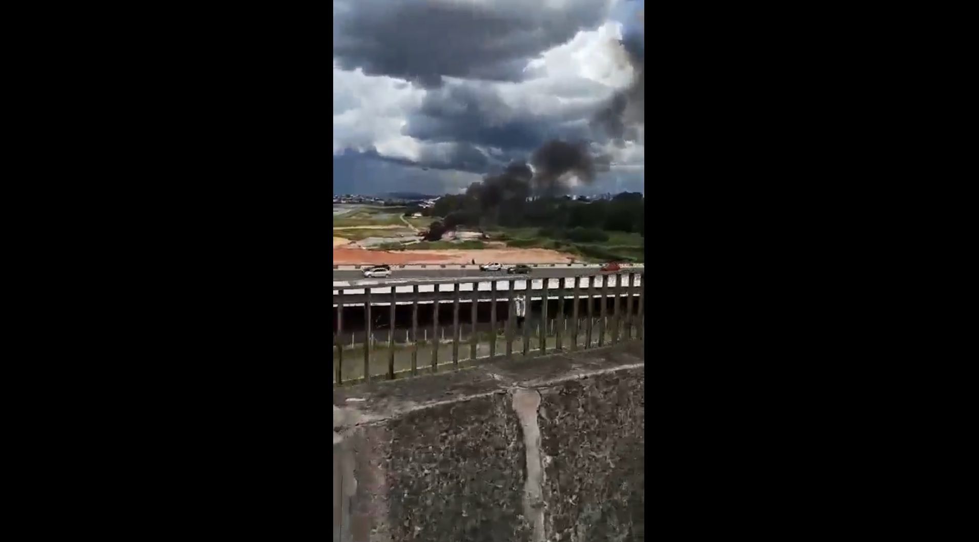 Incêndio provocado após incêndio no aeroporto da Pampulha, em Belo Horizonte (MG)