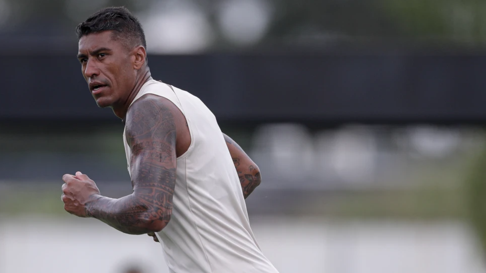 Paulinho em treino do Corinthians