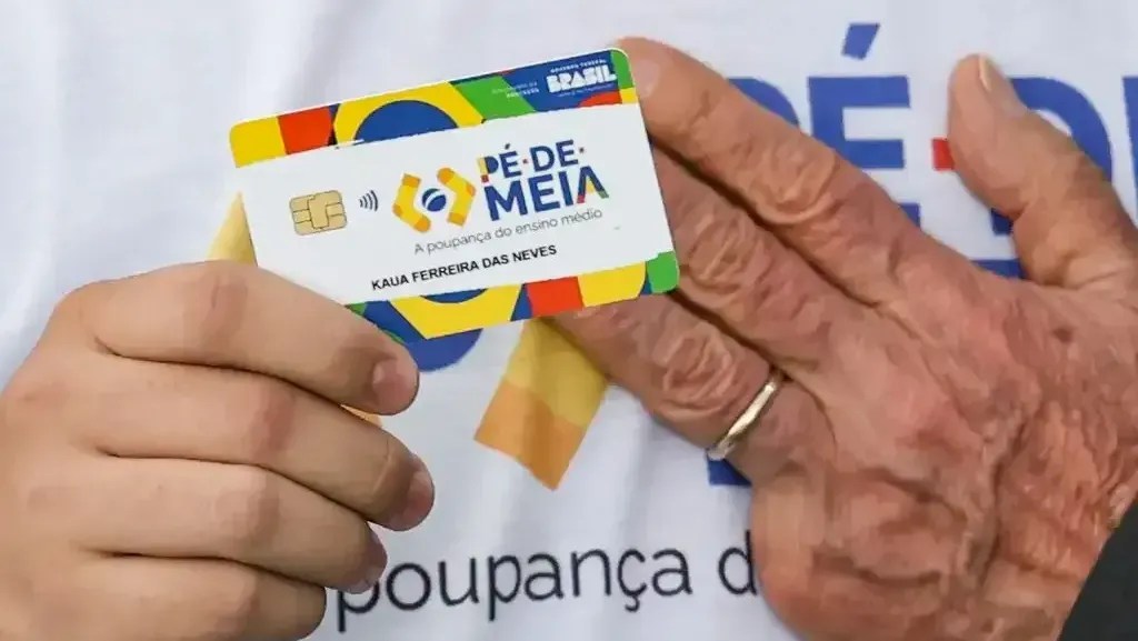 Pé-de-Meia amplia verba em R$ 14,5 bilhões em 2025 mesmo com queda no número de beneficiários