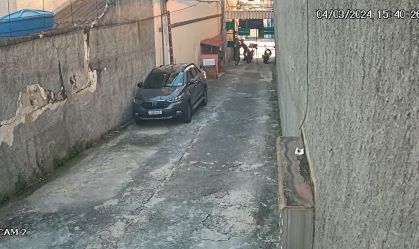 Momento em que o coronel da PM é revistado por criminosos