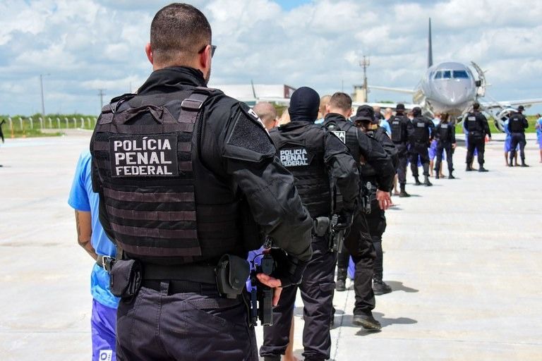 Polícia Penal Federal na transferência de Fernandinho Beira-Mar / Divulgação