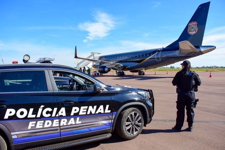 Polícia Penal Federal na transferência de Fernandinho Beira-Mar / Divulgação