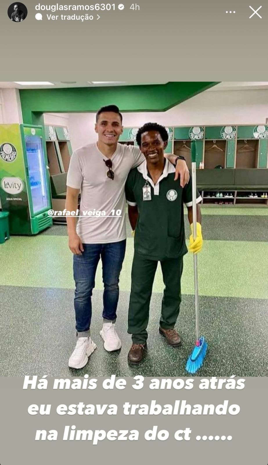 Pai de Endrick ao lado de Raphael Veiga quando trabalhava no CT do Palmeiras / Reprodução/Instagram Douglas Ramos