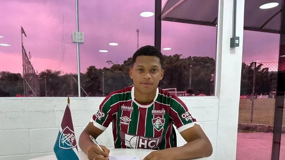Kelwin renovou vínculo com o Fluminense até o final de 2026