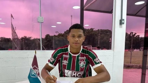 Kelwin renovou vínculo com o Fluminense até o final de 2026