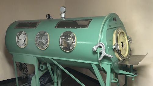 "Pulmão de ferro" exposto no Tuskegee Institute National Historic Site, no estado norte-americano do Alabama