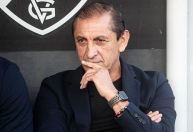 Corinthians se acerta com Ramón Díaz; multa milionária com o Vasco é entrave