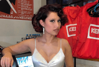 Quem é Raye, cantora que quebrou recorde no Brit Awards