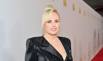 Rebel Wilson revela idade que perdeu a virgindade: "Vou parecer fracassada"