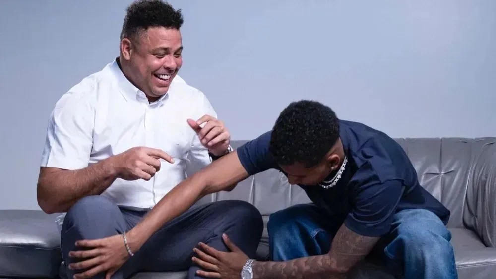 Ronaldo com Rodrygo, atacante do Real Madrid
