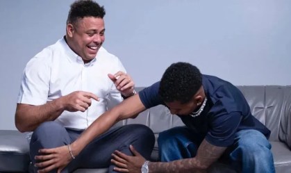 Ronaldo com Rodrygo, atacante do Real Madrid