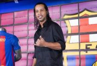 Último gol de Ronaldinho Gaúcho pelo Barcelona completa 16 anos; veja golaço
