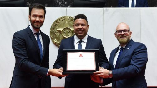 Ronaldo Fenômeno recebeu título de Cidadão Honorário na ALMG