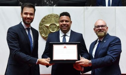 Ronaldo Fenômeno recebeu título de Cidadão Honorário na ALMG