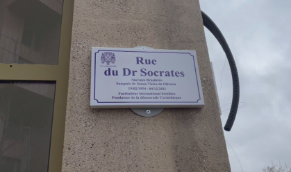 Rua Dr. Sócrates é inaugurada na Vila Olímpica de Paris