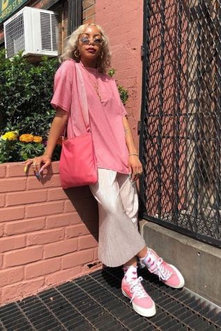 Saias jeans, de malhas, no tamanho comprido, são boas apostas / Reprodução/Pinterest