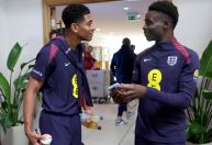 Destaque da Inglaterra é cortado e não enfrenta Brasil