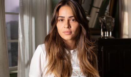 Giullia Buscacio se despede de "Renascer" com foto dos bastidores: "Em família"