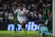 Com gol de Otero, Santos sai na frente do Palmeiras na decisão do Paulistão