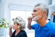 Saúde bucal influencia o bem-estar emocional de idosos, mostra estudo 
