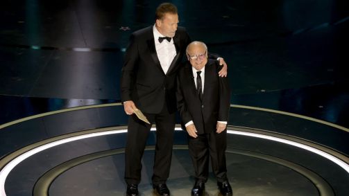 Arnold schwarzenegger e Danny DeVito se unem no Oscar 2024