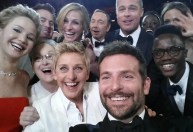 Memorável selfie de Ellen Degeneres no Oscar completa 10 anos