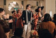 Série que conta trajetória de Karl Lagerfeld estreia em junho; veja o trailer