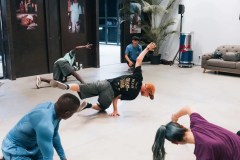 Van Gorp ministra workshop de breaking em Lyon, França, em 22 de maio de 2022