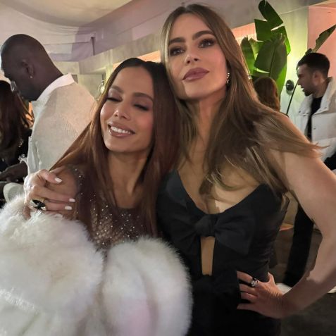 Sofia Vegara e Anitta na festa da Vanity Fair / Reprodução/Instagram