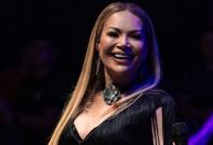 Solange Almeida é submetida a cirurgia de emergência e adia shows
