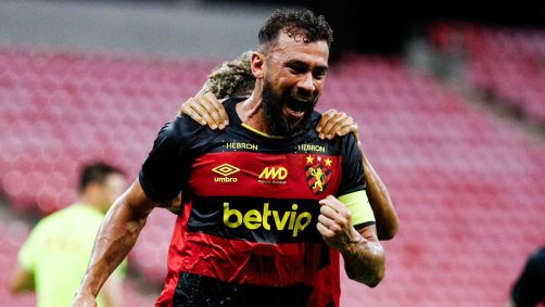 Luciano Castán comemora gol sobre o Murici pela Copa do Brasil