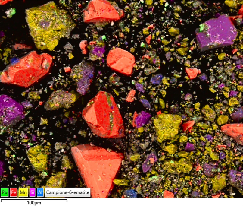 Substância encontrada no frasco de pedra era feita de diversos minerais – incluindo hematita, mostrada em vermelho / F. Zorzi