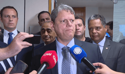 Imagem de destaque do post: Tarcísio nega saída do Republicanos: "Nenhum movimento de mudança”