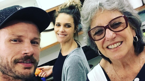 Fernanda Lima com o marido, Rodrigo Hilbert, e a mãe dela, Maria Tereza