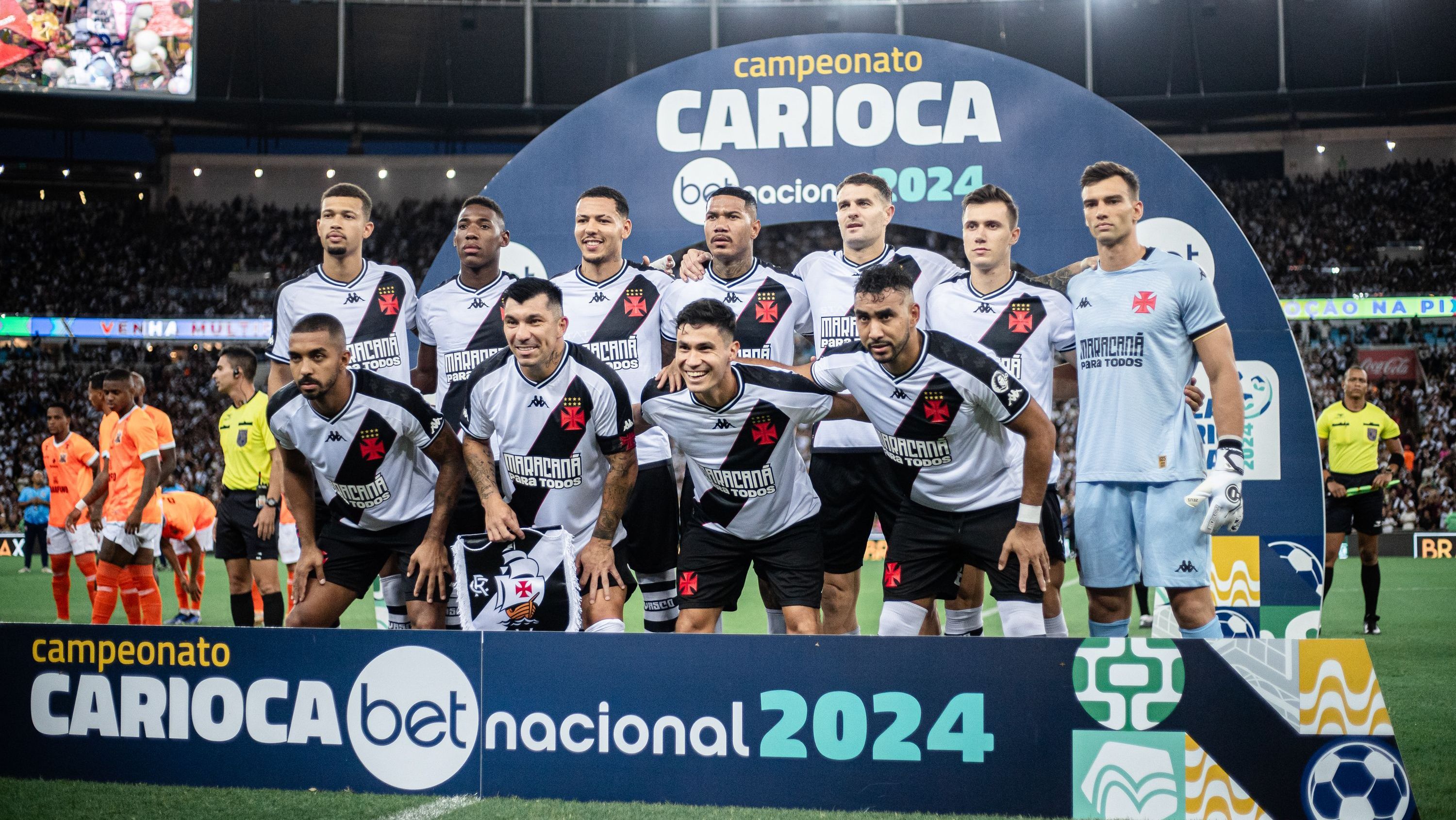 Vasco enfrenta o Nova Iguaçu no Maracanã