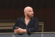 John Travolta está no Rio de Janeiro; ator visita bares e aprecia a vista