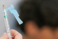 Vacinação contra dengue alcança apenas 18% do público-alvo no Rio