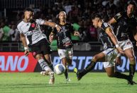 Nos pênaltis e no sufoco: Vasco supera Água Santa e avança na Copa do Brasil