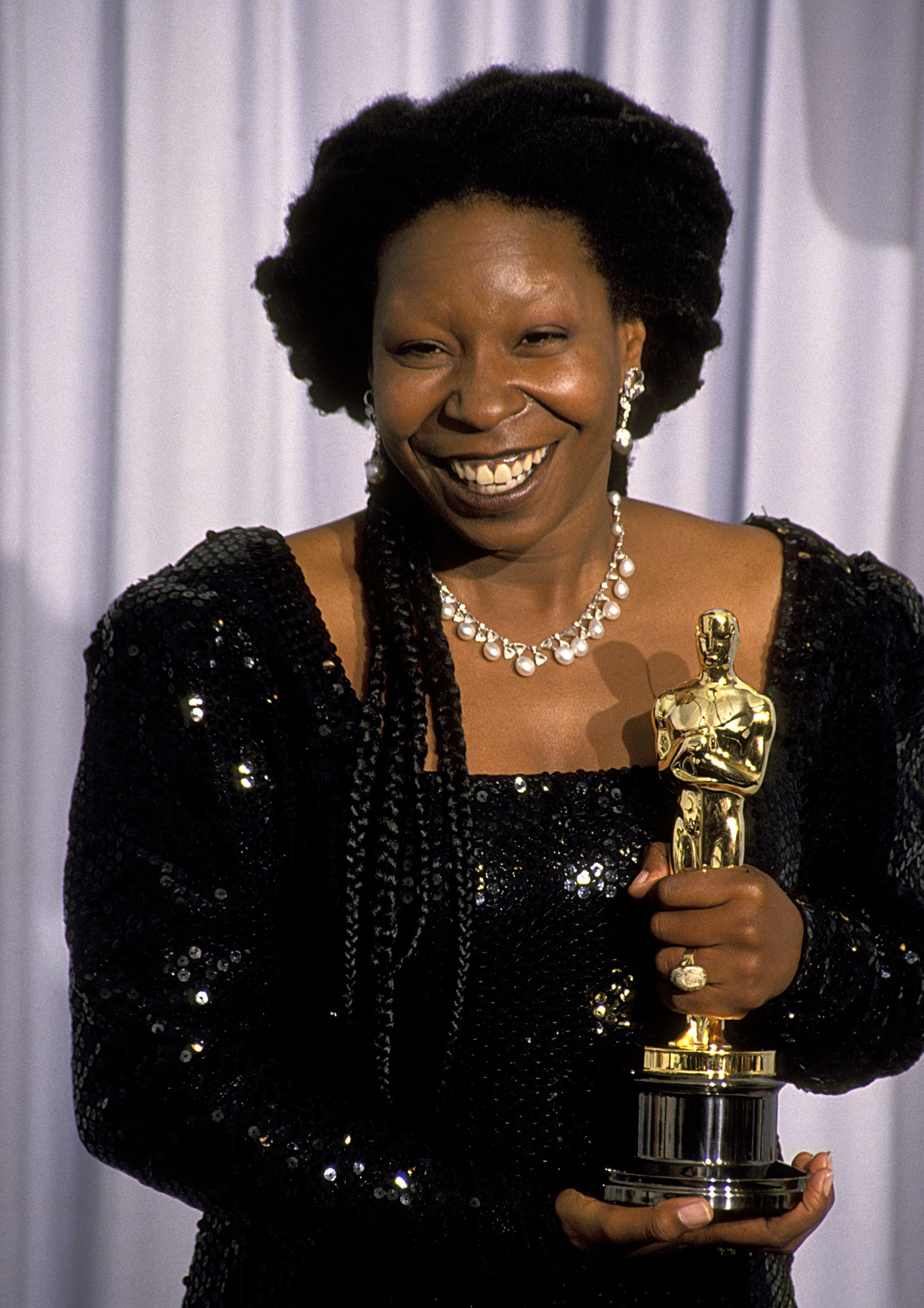Whoopi Goldberg no Oscar de 1991 • Ron Galella/Ron Galella Collection via Getty Images