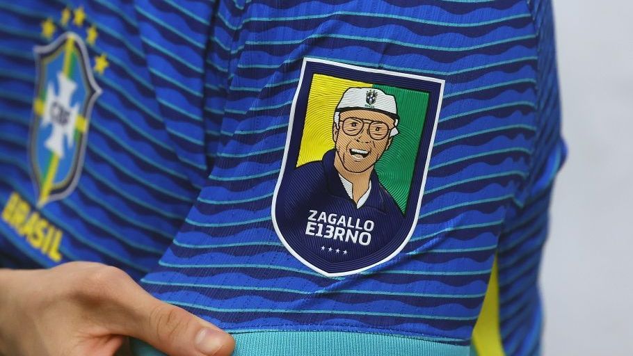 Camisa com patch em homenagem a Zagallo