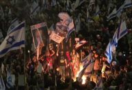 Manifestantes em Israel pedem renúncia de Netanyahu e eleições antecipadas