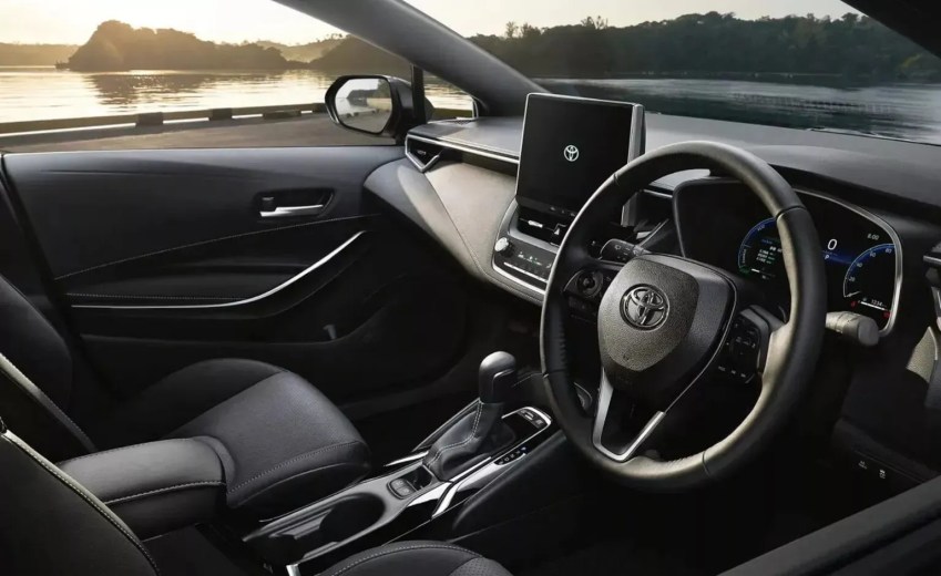 O interior ganhou novos bancos esportivos (crédito: Divulgação/Toyota)