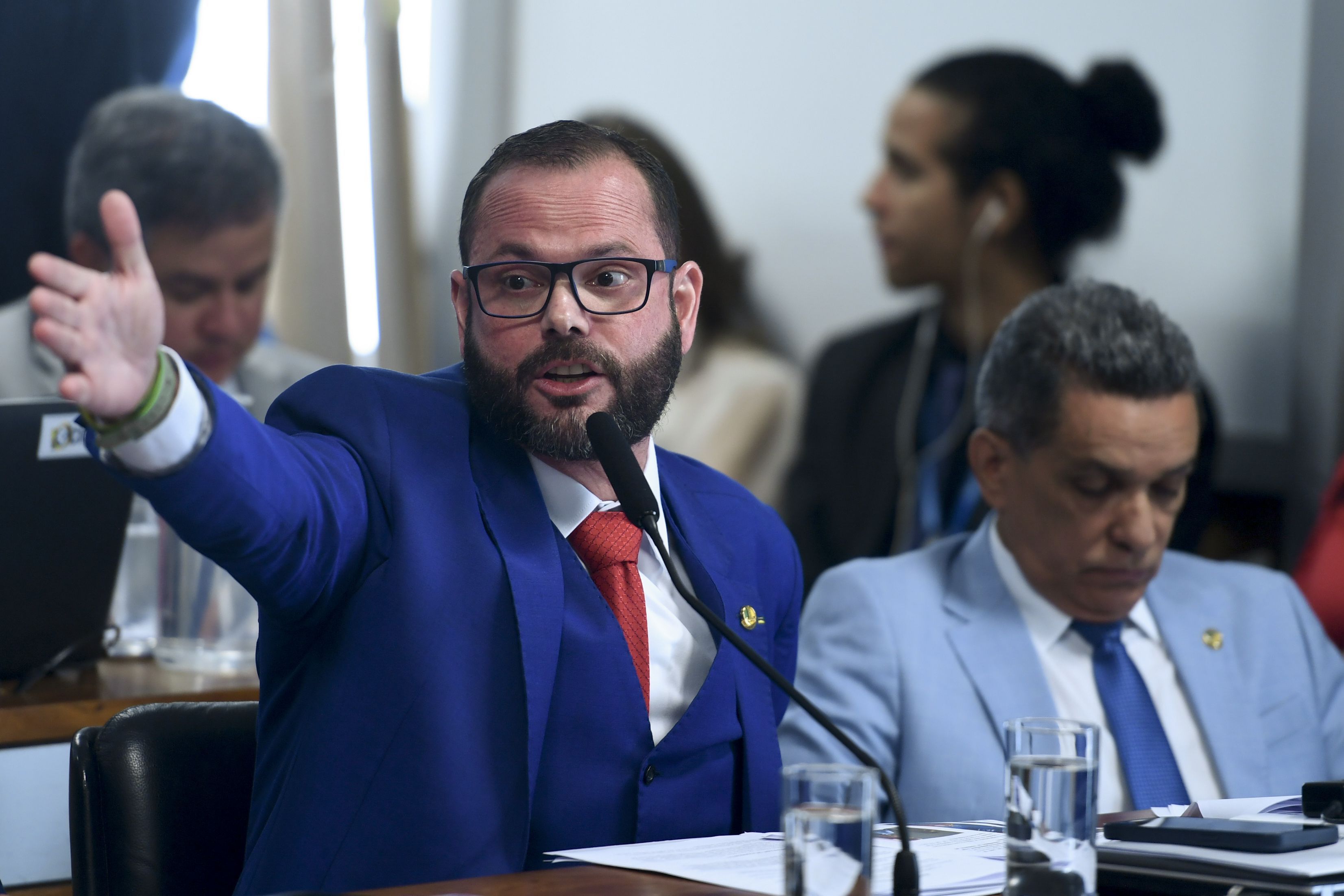 O senador Jorge Seif (PL-SC) em sessão da Comissão de Constituição e Justiça (CCJ) do Senado