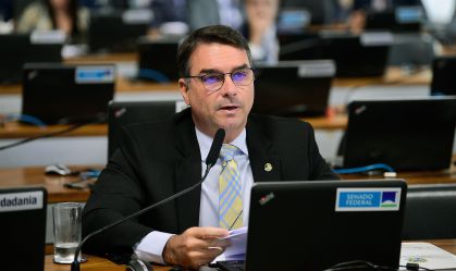 Lindbergh aciona STF contra Flávio Bolsonaro por sugerir ataque dos EUA